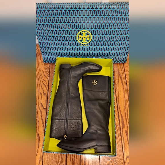 Tory Burch Boot - Picture 1 of 11